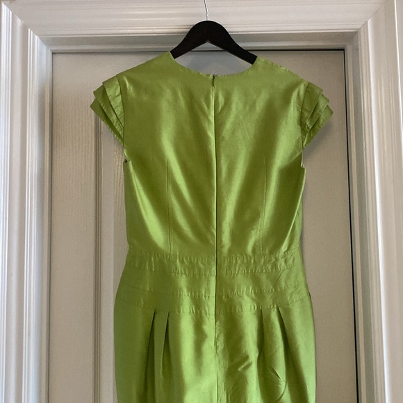 Superb green dress perfect condition - Picture 7 of 10